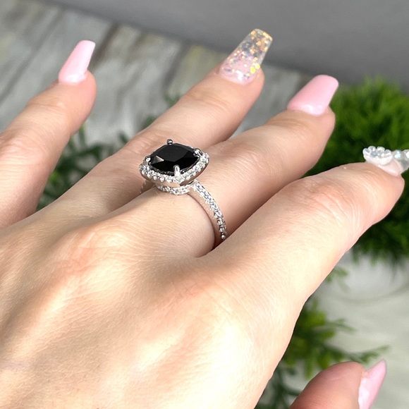 Black Cut Ring - Picture 3 of 6